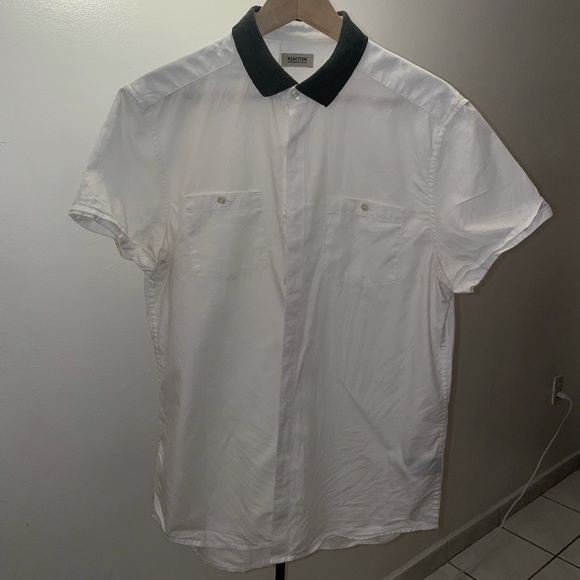 Kenneth Cole Reaction Men’s Short Sleeve Button Down - Picture 2 of 5